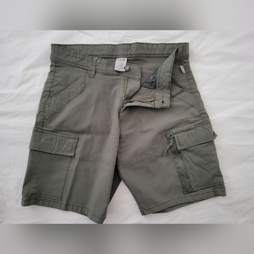 Blue Rise - Men's Army Green Cargo Shorts – Size 32